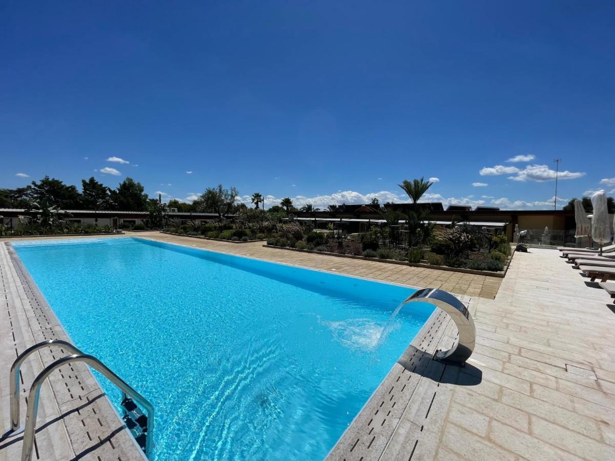 Valerio Resort Beach Club Маргерита-ди-Савойя Экстерьер фото